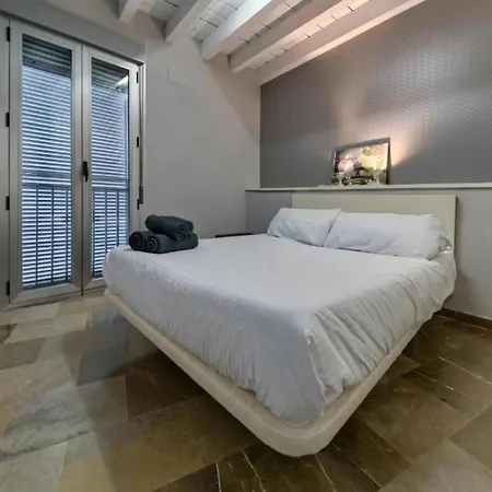 En Casco Historico Con Terraza Comunitaria Y Parking Opcional *