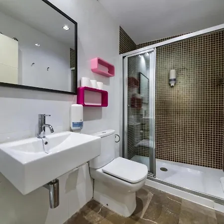 En Casco Historico Con Terraza Comunitaria Y Parking Opcional * Granada