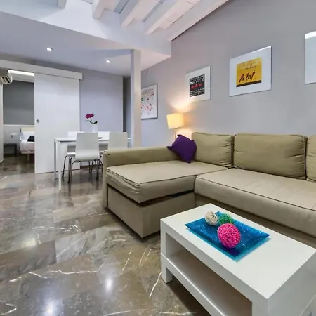 Apartment En Casco Historico Con Terraza Comunitaria Y Parking Opcional *