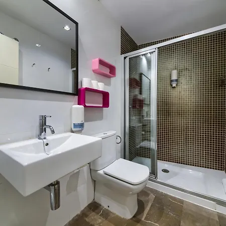 Apartment En Casco Historico Con Terraza Comunitaria Y Parking Opcional Granada