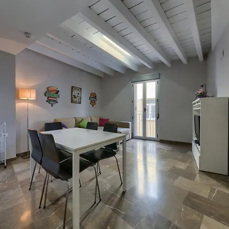 Apartment En Casco Historico Con Terraza Comunitaria Y Parking Opcional Granada