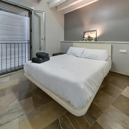 En Casco Historico Con Terraza Comunitaria Y Parking Opcional *