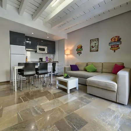 Apartment En Casco Historico Con Terraza Comunitaria Y Parking Opcional *
