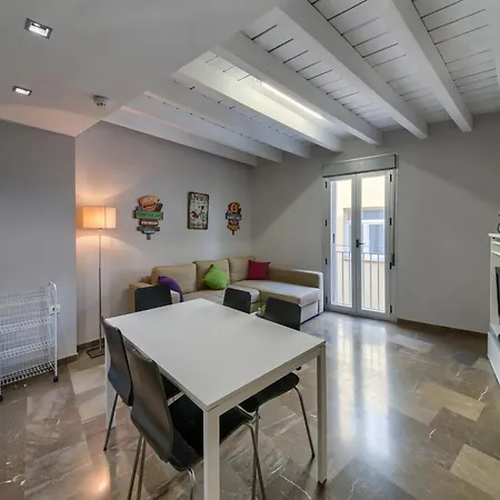 En Casco Historico Con Terraza Comunitaria Y Parking Opcional